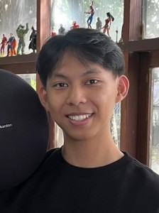 Adrian 03 341x455pxl