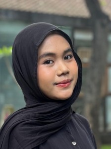 Khansa 02 341x455pxl